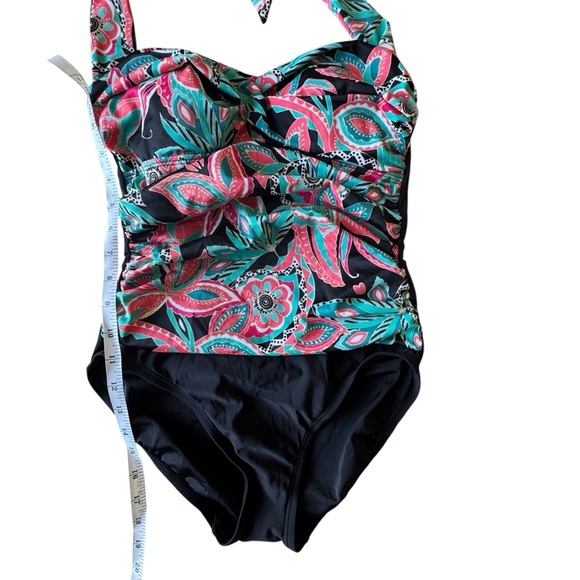 Aqua Green Woman’s One Piece Halter Style Swimsuit Size Small - Picture 7 of 9